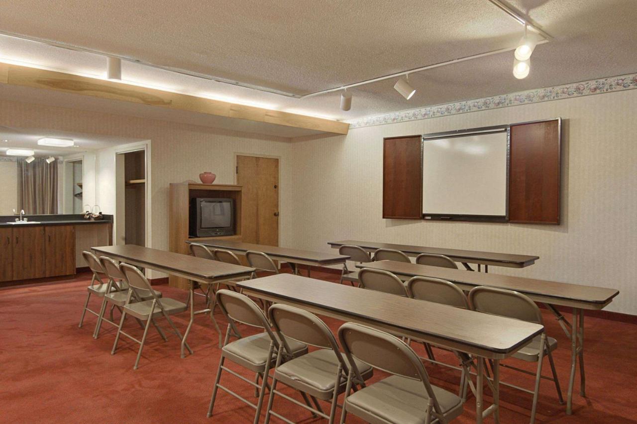 Days Inn By Wyndham Clinton - Laurens I-26 Bagian luar foto