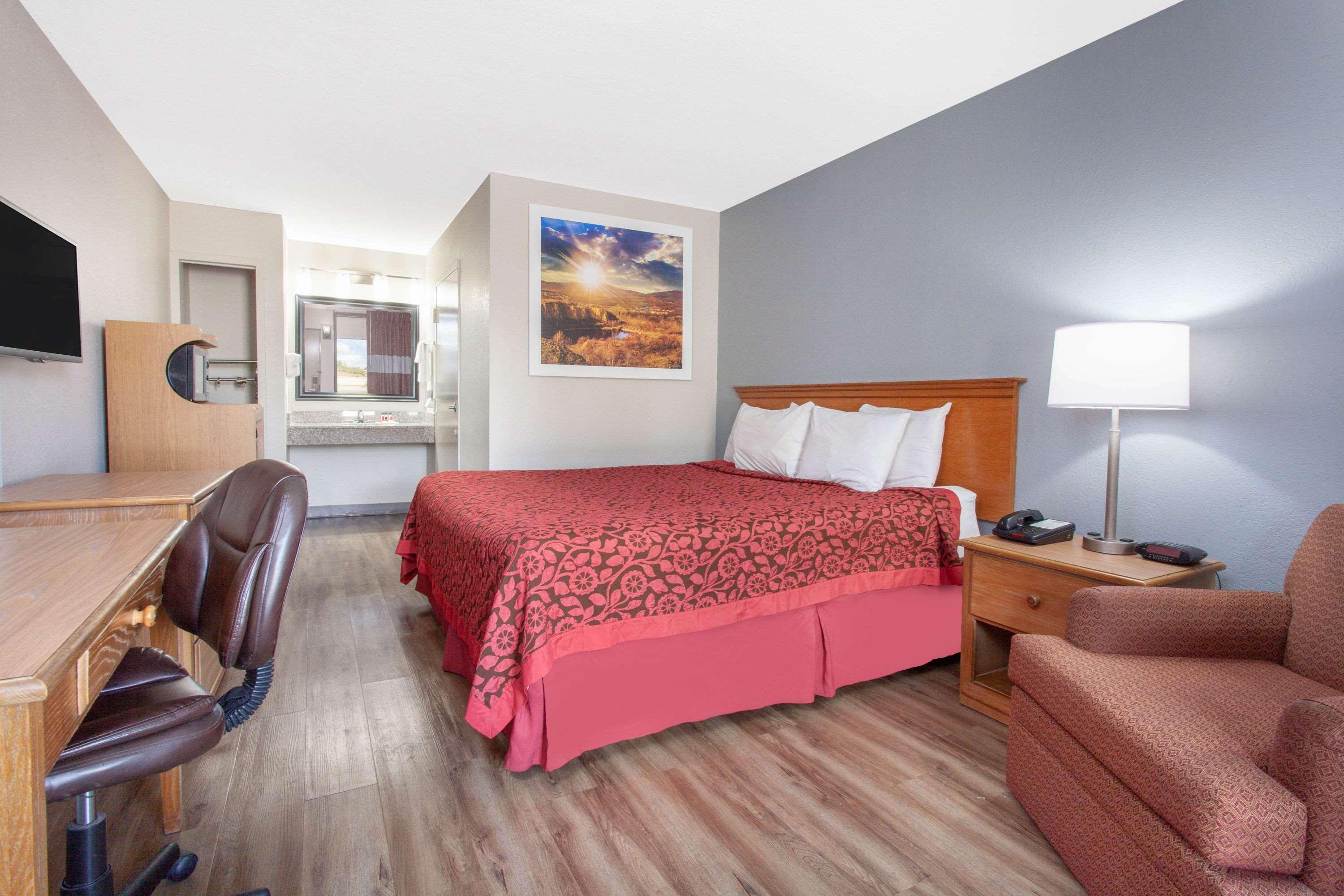 Days Inn By Wyndham Clinton - Laurens I-26 Bagian luar foto