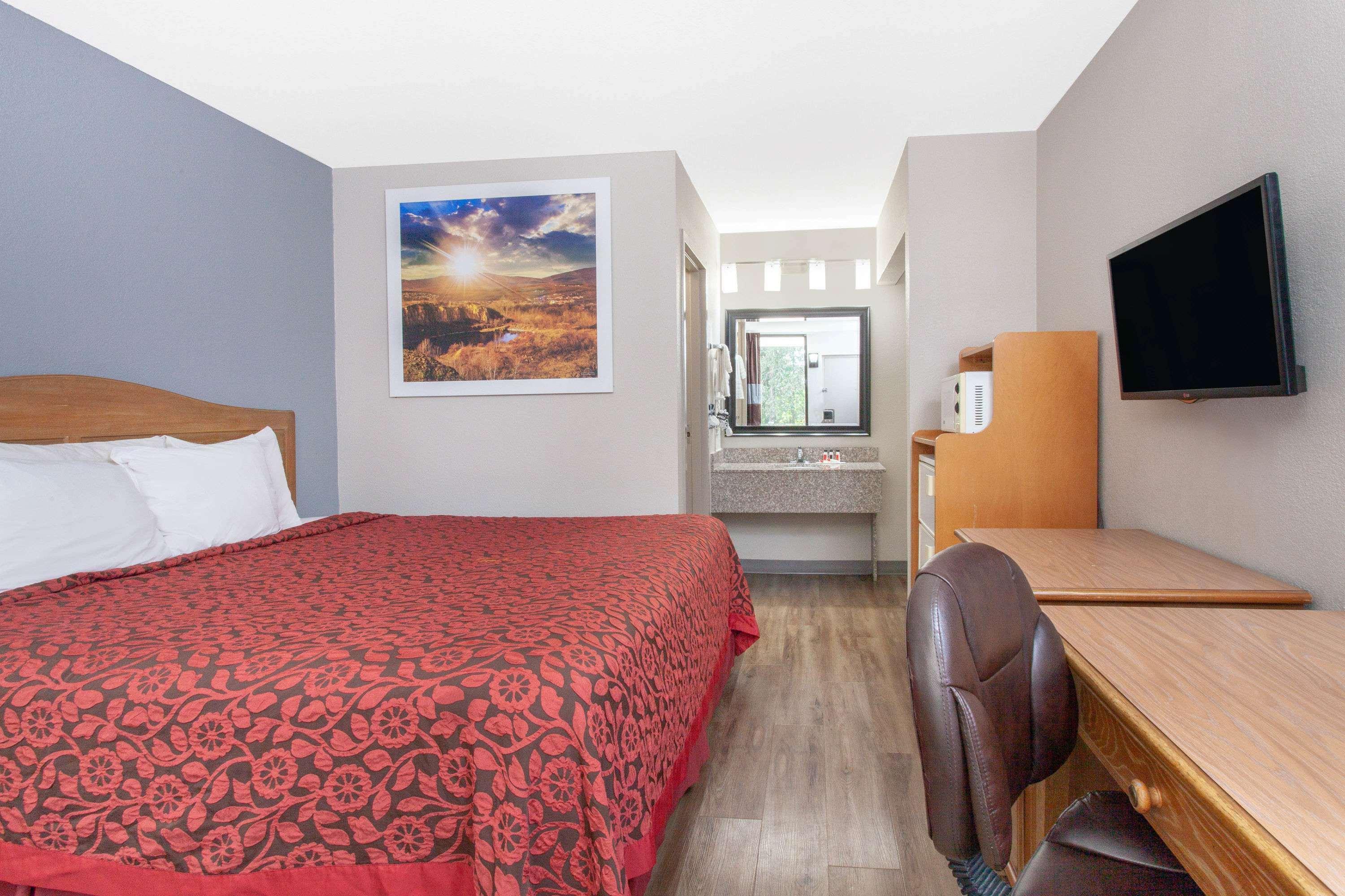 Days Inn By Wyndham Clinton - Laurens I-26 Bagian luar foto