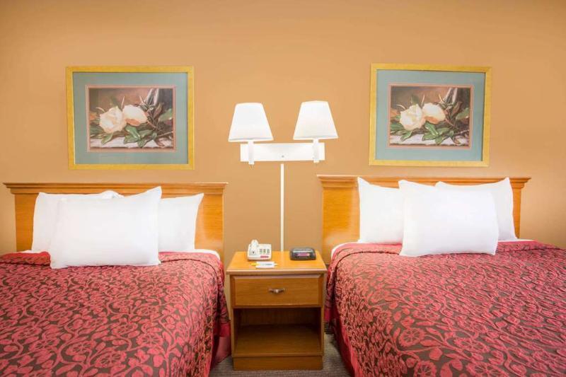 Days Inn By Wyndham Clinton - Laurens I-26 Bagian luar foto