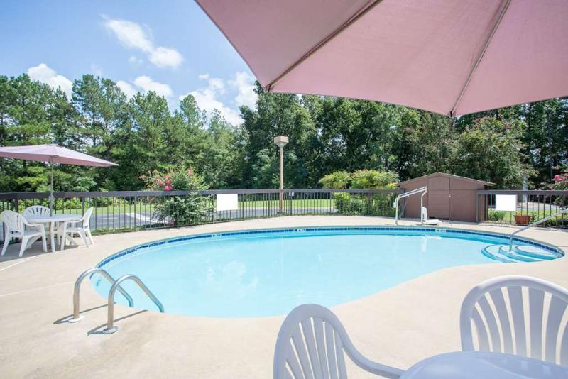 Days Inn By Wyndham Clinton - Laurens I-26 Bagian luar foto