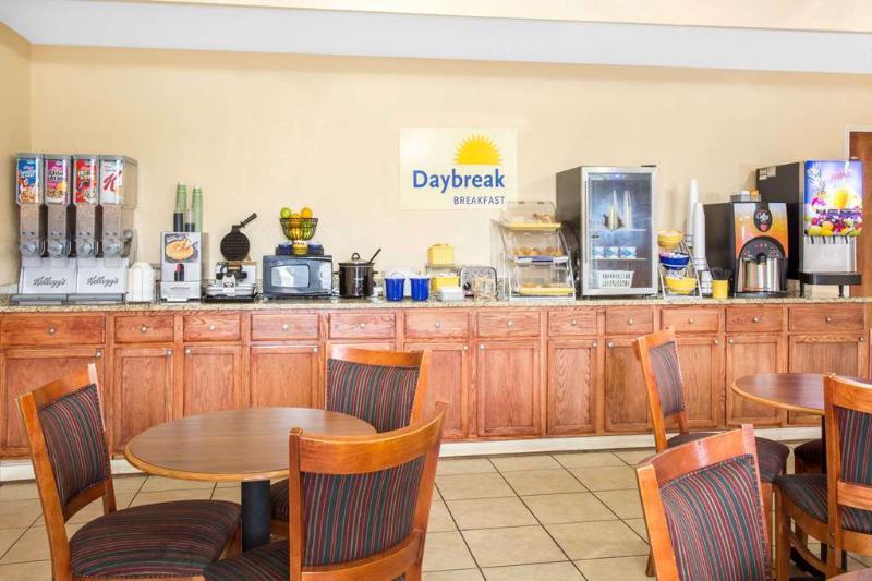 Days Inn By Wyndham Clinton - Laurens I-26 Bagian luar foto