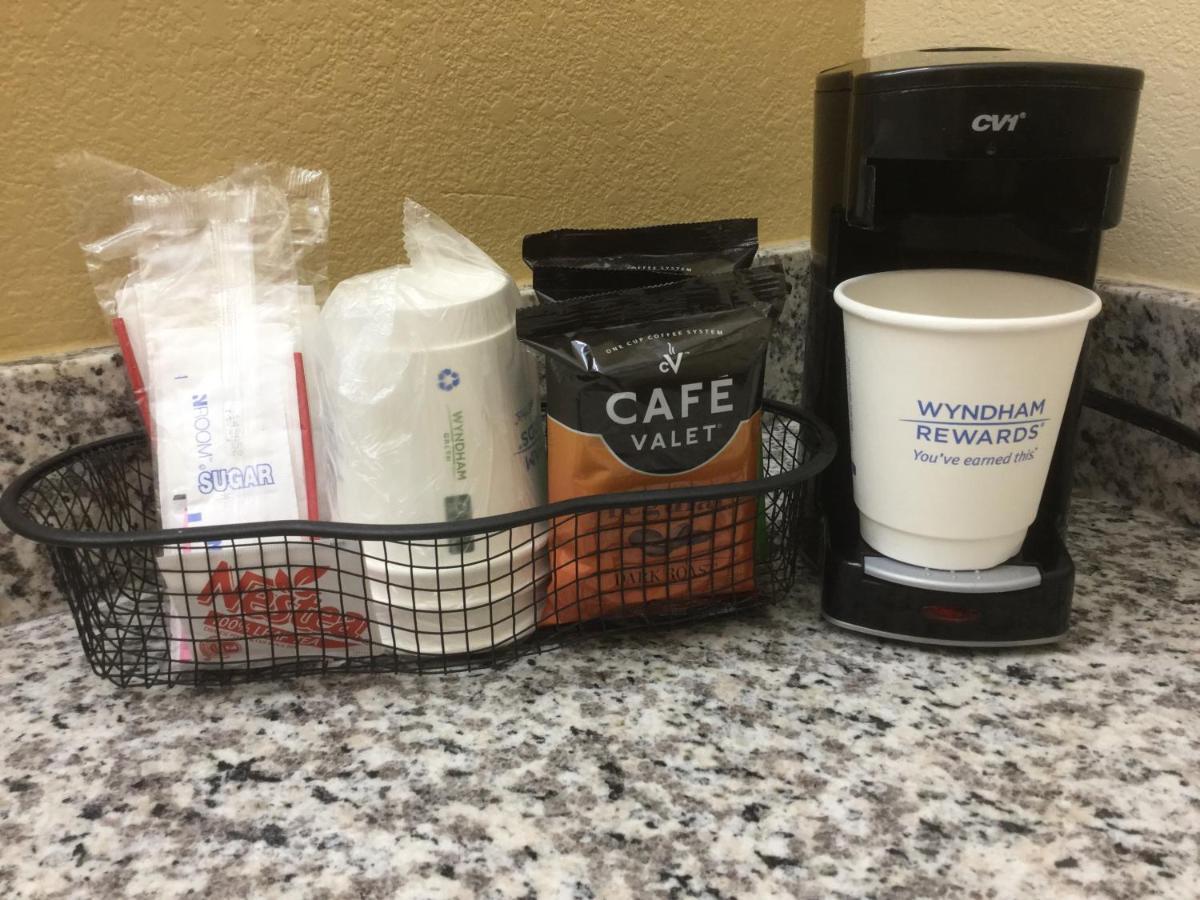 Days Inn By Wyndham Clinton - Laurens I-26 Bagian luar foto